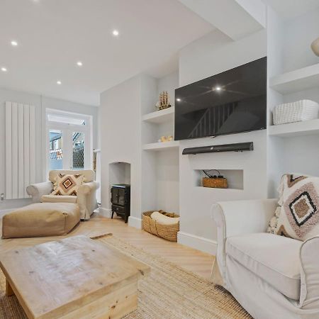 Pass The Keys 3 Bed Scandi Heaven Minutes From The Beach Уитстабл Экстерьер фото