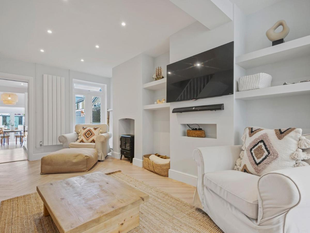 Pass The Keys 3 Bed Scandi Heaven Minutes From The Beach Уитстабл Экстерьер фото