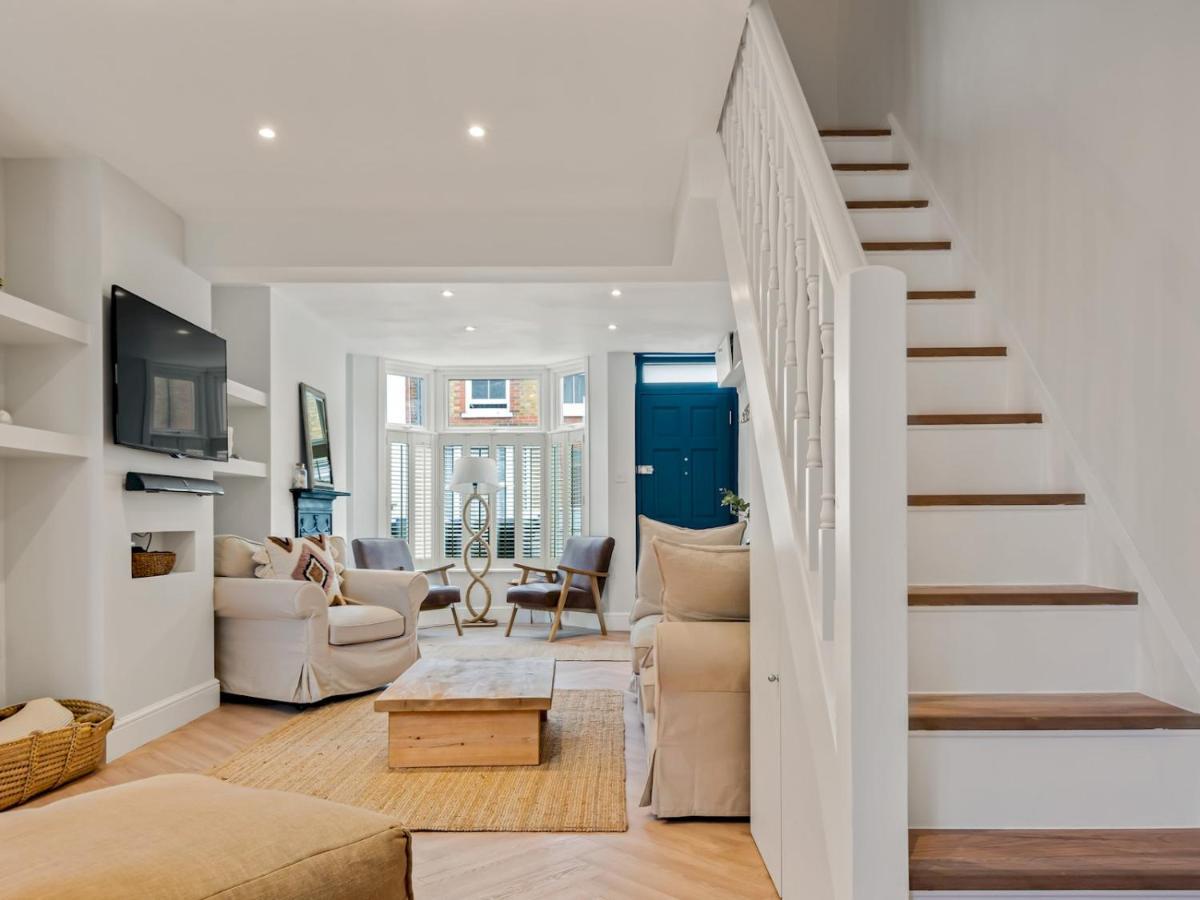 Pass The Keys 3 Bed Scandi Heaven Minutes From The Beach Уитстабл Экстерьер фото