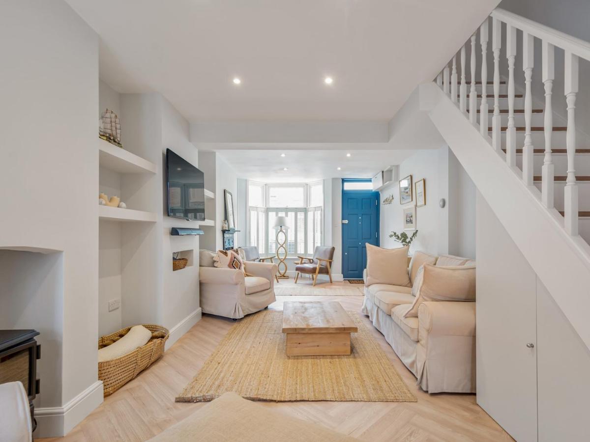 Pass The Keys 3 Bed Scandi Heaven Minutes From The Beach Уитстабл Экстерьер фото